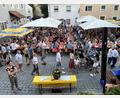 Bild: sns
Amm Brandplatz sind am Samstag schon eine halbe Stunde nach Eröffnung des Neunburger Altstadtfests alle Plätze besetzt.
