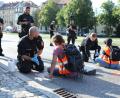 Bild: Michael Bothner
Gegen 8.30 Uhr startete am Montag in der Furthmayrstraße vor den Arcaden in Regensburg eine der Blockaden der Letzten Generation.
