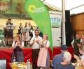 Bild: stg
Es gab nicht nur Beifall beim Auftritt von Katharina Schulze (Mitte) beim Wiesnfest. Eine Gruppe versuchte, den Auftritt zu stören.