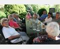 Bild: roh
Gut gelaunte Senioren auf der Terrasse in Erdenweis am Armesberg.