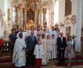Bild: Pfarrei Neusorg-Pullenreuth/exb
Über den Besuch von Bischof Nazarene Soosai (vorne, Vierter von links) freuten sich unter anderem Pfarrer Julius (vorne, links), Pfarrgemeindesprecher Robert Bauer (vorne, Zweiter von links) und Gabi Hawranek (hinten, rechts).
