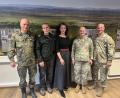 Bild: mor
Das Wirken von Leitenden Forstdirektor Ulrich Maushake (zweiter von links) wurde bei der Eröffnung eines Umweltraum-Schauraums im Wasserturm herausgestellt. Brigadegeneral Steven Carpneter, (von rechts), General Christopher Cavoli, Jenna Snow von ITAM und Gneralmajor Hartmut Kern sprachen ihr Lob aus.