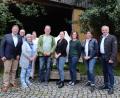 Bild: Arge Fisch/exb
Neuwahlen gab es bei der Arge Fisch. Im Bild (von links) Bürgermeister Stefan Grillmeier, Kassenprüfer Wolfgang Stock, Schriftführerin Elfriede Stock, Geschäftsführerin Mariya Ransberger, Vorsitzender Thomas Beer, 2. Vorsitzende Stephanie Wenisch, 3. Vorsitzende Lena Bächer, Kassiererin Manuela Bächer und Landrat Roland Grillmeier.