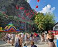 Bild: exb/Georg Janner
Am Ende des Kinderfestes in Parkstein steigen über 50 rote Luftballons in den Himmel.