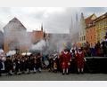 Archivbild: gjb
Für ein mittelalterliches Spektakel am Marktplatz in Eger (Cheb) sorgen an diesem Freitag und Samstag, 25. und 26. August, wieder die Wallenstein-Festspiele. Nicht fehlen dürfen dabei wie hier auf dem Archivfoto historische Uniformen und Salutschüsse.