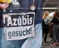 Bild: Martin Schutt/dpa-Zentralbild/dpa
Viele Betriebe in Deutschland finden einer Umfrage zufolge nicht genügend Auszubildende.