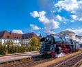Bild: Elke Englmaier/exb
Leserin Elke Englmaier hat die historische Lok beim Halt in Weiden fotografiert.