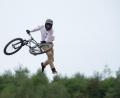 Bild: Sebastian Gollnow/dpa
Lukas Knopf aus Leukersdorf (Sachsen) in Aktion: Der Mountainbike-Profi will am Samstag in Amberg zeigen, was er kann.