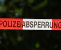 Symbolbild: Hendrik Schmidt/dpa
Anwohner haben am Mittwoch die Leiche einer 32-Jährigen gefunden. Nun ist ein Verdächtiger in U-Haft.