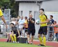 Bild: Hubert Ziegler
Die beschwörende Geste von Karl-Heinz Wagner half nicht: Der Trainer des FC Amberg musste mit ansehen, wie seine Mannschaft gegen den FC Vorbach völlig überraschend mit 0:2 verlor.