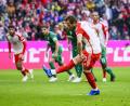 Bild: Tom Weller/dpa
Harry Kane trifft per Handelfmeter zum 2:0 für die Bayern.