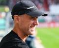 Bild: Sven Hoppe/dpa
Jahn Regensburgs Trainer Joe Enochs