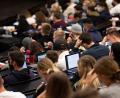 Symbolbild: Julian Stratenschulte
Bald beginnt für viele das erste Semester und die meisten Studienanfänger stehen damit auch zum ersten Mal finanziell auf eigenen Füßen