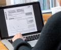 Bild: Benjamin Nolte/dpa-tmn/dpa
Wer zur Abgabe einer Steuererklärung verpflichtet ist und nicht von einem Steuerberater betreut wird, muss dies bis zum 30. September tun.