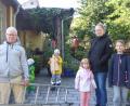 Bild: ads
Die Schnaittenbacher Ortsgruppe des Bund Naturschutz unter der Leitung von Bebbo Schuller hat die Vogel- und auch Fledermauskästen im Kräutergarten erneuert.
