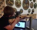 Bild: vt
Das Schießen mit dem Lasergewehr macht den Kindern großen Spaß.
