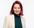 Bild: Peter Neher/exb
Sarah Straub bietet in einer Konzertlesung Informationen über Demenzerkrankungen an und unterfüttert sie mit Musik.