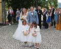 Bild: pi
Verena und Dominik Schmid freuen sich über die vielen guten Wünsche zur Hochzeit.