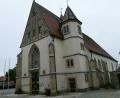 Bild: rn
Im Jahr 1893 erhielt die Pfarrkirche St. Laurentius nach Westen hin einen Anbau. Der kleine Turm nimmt den Zugang zu Chor und Orgelbereich auf.