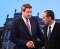 Bild: Peter Kneffel/dpa
Markus Söder und Hubert Aiwanger