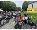 Bild: Josef Glas
Mit schweren Maschinen reisen die Teilnehmer zum Motorradgottesdienst nach Tännesberg an.