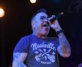 Bild: Jim Rassol
Steve Harwell von der Band Smash Mouth tritt bei Super Clematis by Night auf. Harwell, der ehemalige Frontsänger der US-Rockband Smash Mouth, ist im Alter von 56 Jahren gestorben.