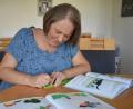 Bild: lue
Heidi Braunreuther aus Immenreuth ist dabei, ihr erstes inklusives Kinderbuch zu gestalten.