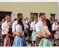 Bild: bjo
Kreuzpolka, Fensterl und Dreher – viele Tänze zeigen die Schmidmühlener Kirwapaare.