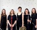Bild: Julia Okon/exb
Das Maruti Quintett, bestehend aus den fünf Musikerinnen Anna Maiershofer (Querflöte), Katrin Schreck (Oboe), Julia Maiershofer (Klarinette), Isabel Krechlak (Horn) und Stefanie Rahm (Fagott), hat sich im Jahr 2017 an der Hochschule für Musik in Würzburg zusammengefunden.