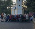 Bild: Häusler/exb
Die Pilger vor der Koppelberg-Kirche.