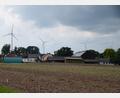 Bild: ak
Die Gemeinde Speichersdorf arbeitet schon seit Jahren an der Energiewende. So drehen sich unter anderem oberhalb der Ortschaft Nairitz Windkraftanlagen.