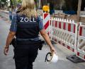 Symbolbild: IG BAU/Tobias Seifert
Zoll soll unsaubere Machenschaften stärker ins Visier nehmen: Die IG BAU fordert einen größeren 
Kontrolldruck, um Mindestlohnbetrug und Mindestlohntricksereien aufzudecken.