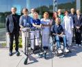 Bild:  Johanna Foitzik/exb
Der Vorstand des Fördervereins um Vorsitzenden Andreas Wopperer (links) übergab die Spenden an die Vertreter des Krankenhauses.