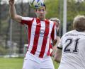 Bild: Hubert Ziegler
Udo Hagerer (links) und sein Freund, der Ball. Der Torjäger des TSV Königstein sorgt dafür, dass sein Klub vielleicht auch vom Bezirksliga-Aufstieg träumen darf.