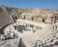 Bild: Verena Wolff/dpa
Das Südtheater in der antiken Stadt Jerash, die auch Gerasa genannt wird. Das Bauwerk stammt aus dem 1. Jahrhundert nach Christus und bot bis zu 5000 Zuschauern Platz.