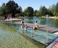 Bild: bkr
Von Wassertemperaturen von rund 20 Grad ließen sich am Freitagvormittag auch die ersten Badegäste nicht abschrecken.