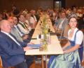 Bild: fz
Mit deutlichen Worten beim Nordoberpfälzer Bauerntag. Die Bayerische Milchprinzessin Philomena Mögele und der Präsident der Deutschen Milchbauern Karsten Schmal (vorne von rechts).