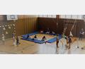 Bild: gz
In der Schulturnhalle wurden die Kinder vielfältig beschäftigt.