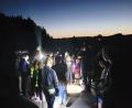 Bild: CSU Wurz/exb
Ganz schön gruselig in stockdunkler Nacht nur mit Taschenlampen unterwegs zu sein.