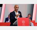 Bild: Rfef/EUROPA PRESS/dpa
Der nach dem Kuss-Skandal umstrittene Luis Rubiales hat seinen Rücktritt als Präsident des spanischen Fußballverbandes RFEF angekündigt.