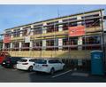 Bild: jr
Derzeit laufen noch Arbeiten an der Fassade der Grundschule Pechbrunn. Dabei erhält das Gebäude auch einen neuen Anstrich. Bis Ende kommender Woche sollen die Arbeiten abgeschlossen sein.