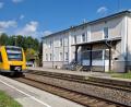 Bild: Thomas Dobler
Die Bahnstrecke, die vom Bahnhof Irrenlohe (Foto) nach Weiden und weiter führt, ist vor 160 Jahren eröffnet worden. Es war eigentlich nur eine Zweiglinie. Die Hauptlinie führte vorher schon seit einigen Jahren von Schwandorf über Irrenlohe nach Amberg und Nürnberg.
