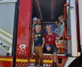 Bild: gi
Eine Runde mit dem Feuerwehrauto fahren begeistert die Kinder beim Ferienprogramm in Moosbach.