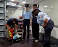 Bild: R. Kreuzer
Dank des neuen Gerätewagens kann die Feuerwehr Weiden das Logistikkonzept für Nachschub und Versorgung bei Einsätzen komplett auf Rollwagen und Transportpaletten umstellen.