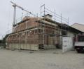Bild: exa
Das Feuerwehrhaus in Neusorg wird um eine weitere Fahrzeughalle erweitert. Erst vor ein paar Tagen konnte das Richtfest gefeiert werden.