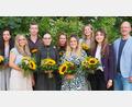 Bild: Sarah Küffner/exb
Ein herzliches Willkommen gab es an der Fichtelnaabtalschule Ebnath-Neusorg. Im Bild von links Andrea Hart, Sophia Schatke, Michael Feigel, Maria Traidl, Eva Rößler, Jessica Scherer, Patricia Rühr, Louisa Guggenberger-Popp und Schulleiter Alexander Köstler.