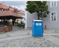 Bild: Wolfgang Steinbacher
In der Franziskanergasse in der Altstadt von Amberg steht seit Wochen ein herrenloses Dixi-Klo. Wie von Zauberhand wechselt es immer wieder den Standort. Zuletzt war es sogar auf der Fahrbahn platziert.