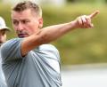 Archivbild: A. Schwarzmeier
Trainer Bernd Häuber gibt taktische Anweisungen: ,Der TSV Eslarn hat nach seinem ersten Saisonsieg neuen Mut geschöpft und will im Heimspiel gegen Spitzenreiter TuS Schnaittenbach dagegenhalten.
