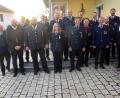 Bild: fz
Die Geehrten für langjährigen Feuerwehrdienst in Püchersreuth und seinen Ortsteilen. Als erste Frau in der Gemeinde wurde dabei Sonja Treml für 25 Jahre Engagement ausgezeichnet. Das große Ehrenzeichen für 50 Jahre aktive Dienstzeit bekam Josef Leipold (rechts daneben).