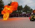 Bild: Feuerwehr Amberg/exb
Natürlich lässt es die Feuerwehr auch krachen: Vorführungen mit dem Fire Trainer gehören zum Programm.